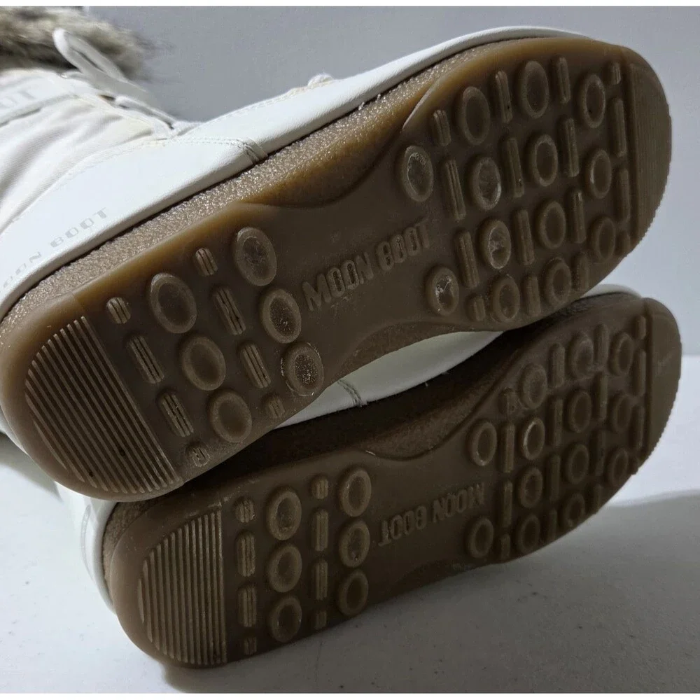Womens Moon Boots Faux Fur Trim Lining White Size 36 US 4-5 Waterproof